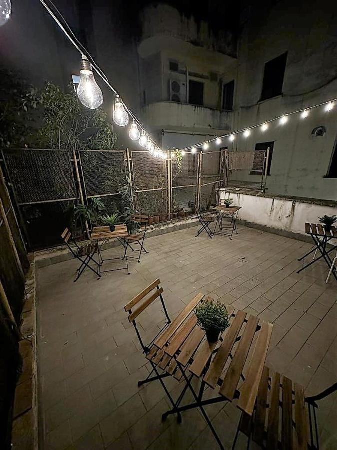 Hall inn B&B in Chiostro Neapel Exterior foto